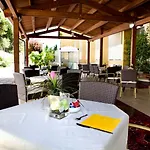 Hotel Villa Hotel 4*