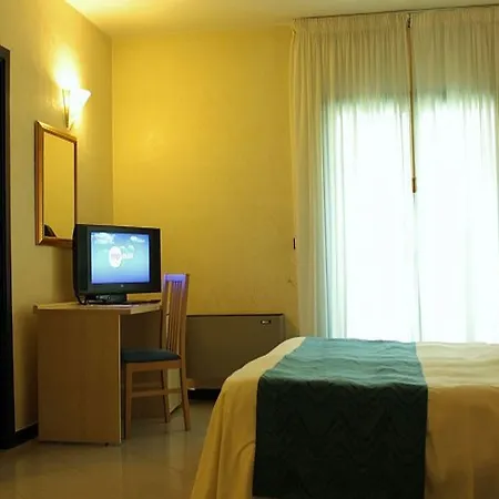 Hotel Villa מלון