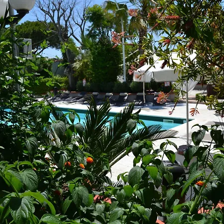 Hotel Villa מלון 4*