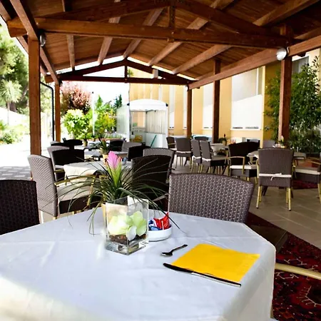 Hotel Villa Ξενοδοχείο 4*