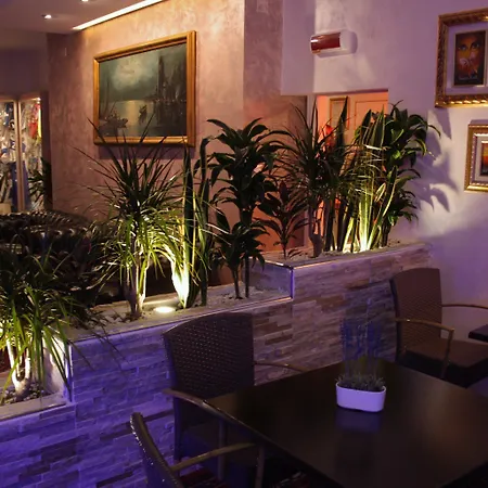 Hotel Villa מלון