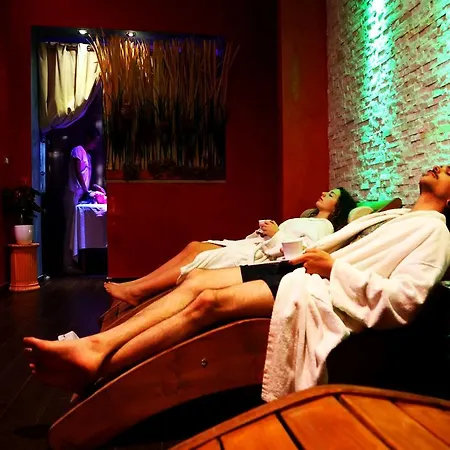 Hotel Villa מלון 4*